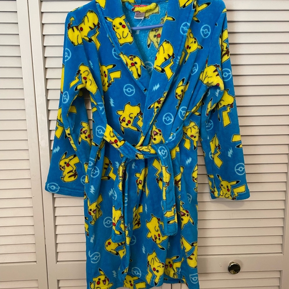 Pokemon Blue and Yellow Robe